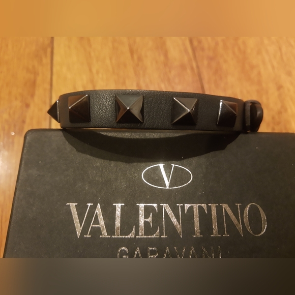 Valentino Leather Studded bracelet - Picture 6 of 8